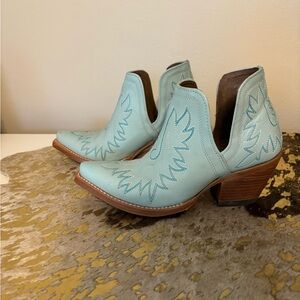 Women's Ariat Dixon Booties Tiffany Blue